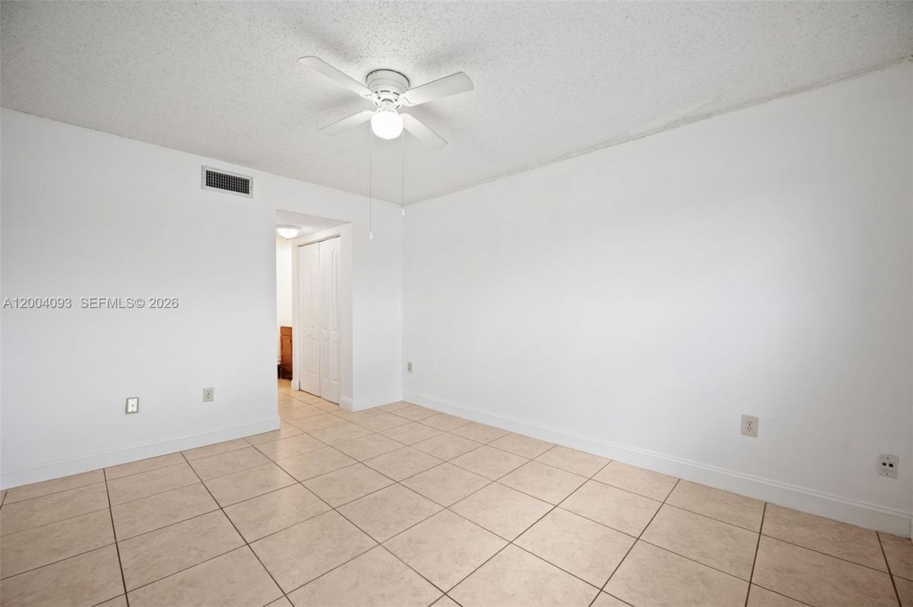9915 W Okeechobee Rd , Unit 2-403, Hialeah Gardens, FL 33016 Photo