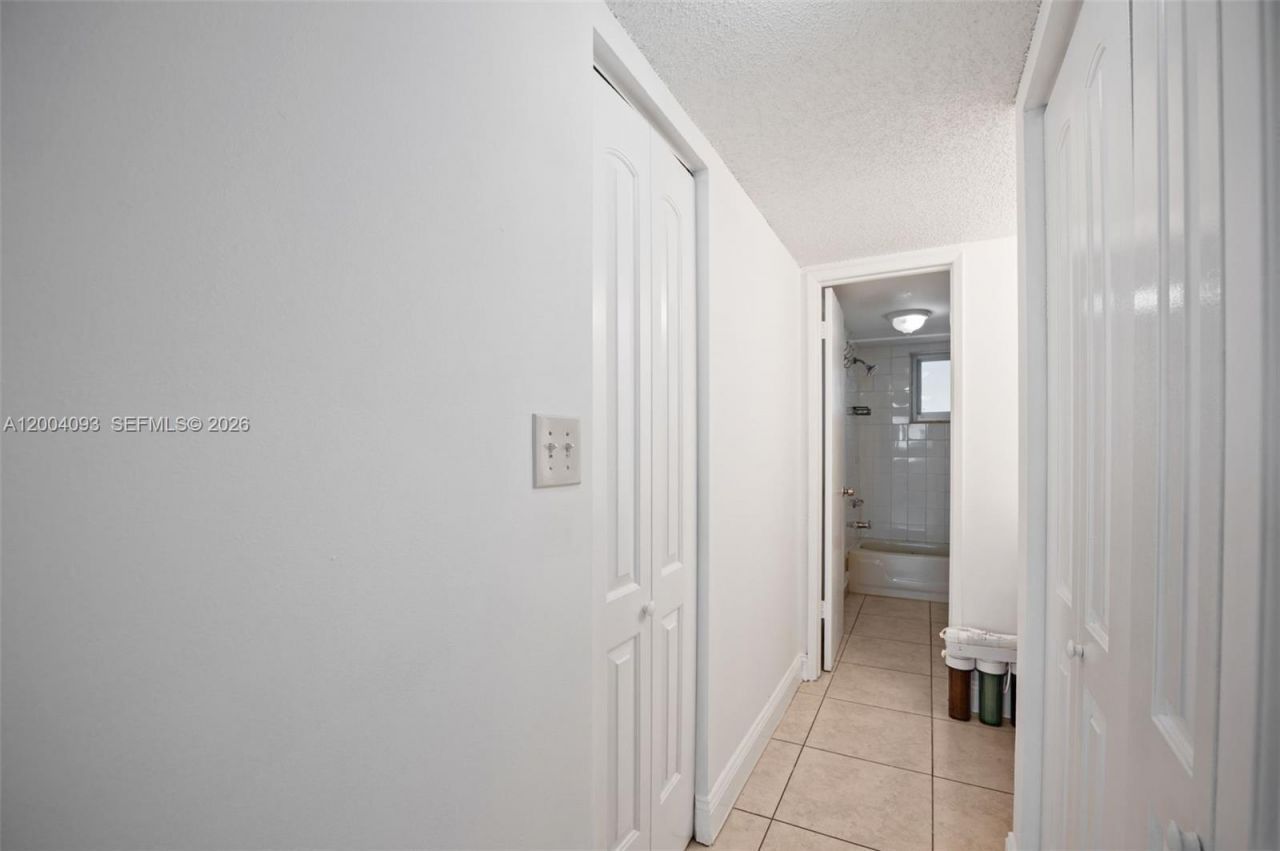 9915 W Okeechobee Rd , Unit 2-403, Hialeah Gardens, FL 33016 Photo