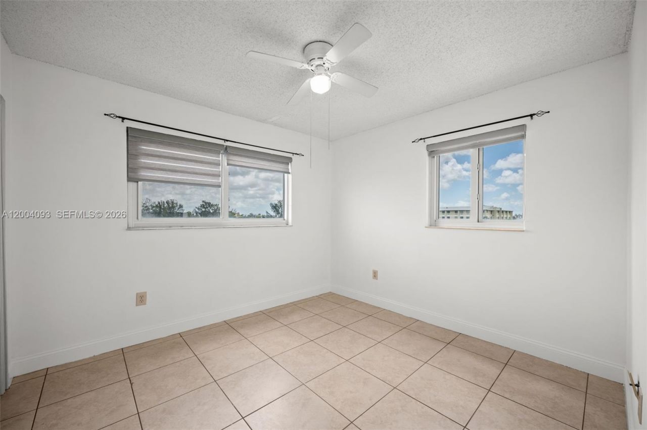 9915 W Okeechobee Rd , Unit 2-403, Hialeah Gardens, FL 33016 Photo