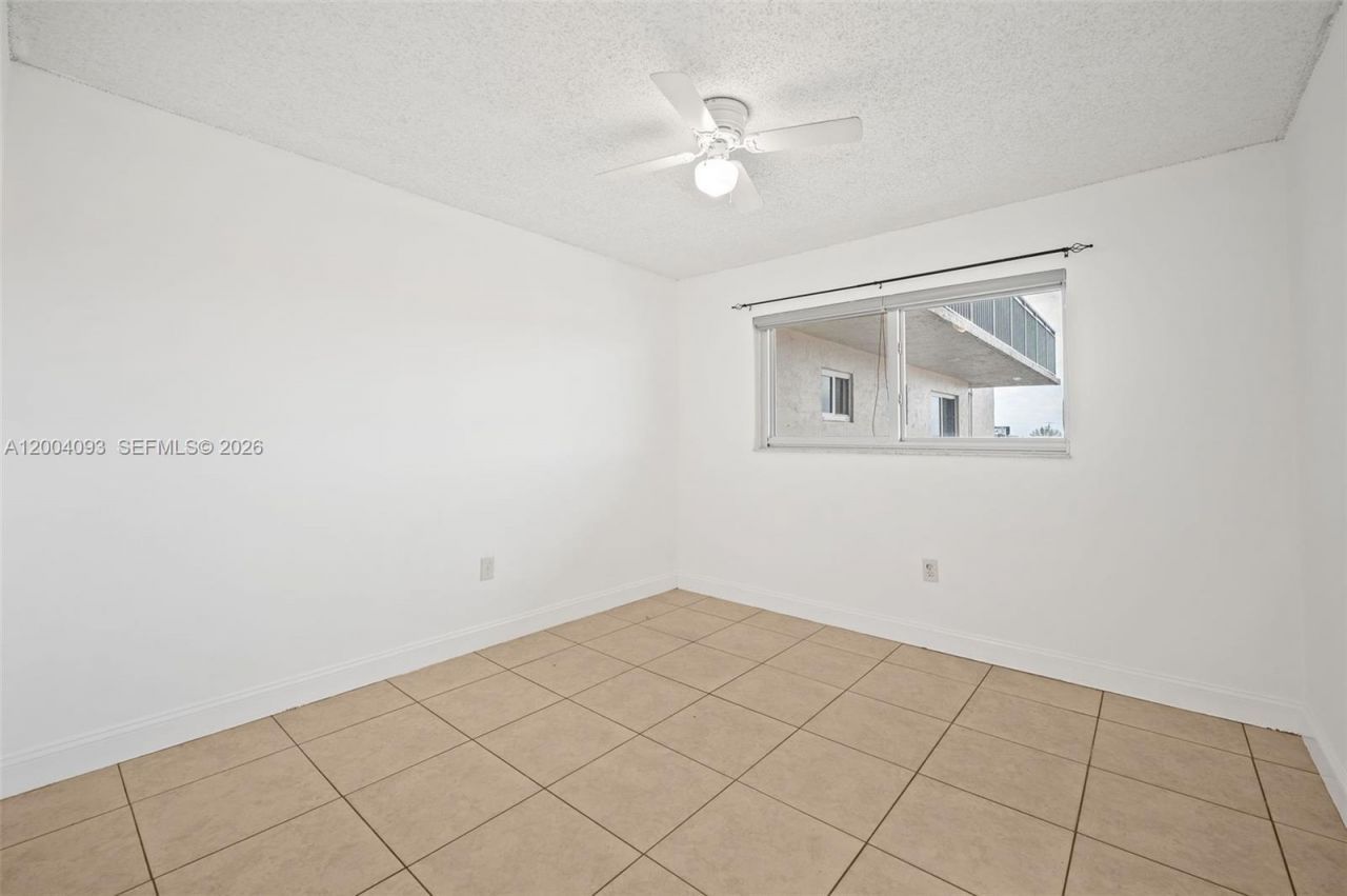 9915 W Okeechobee Rd , Unit 2-403, Hialeah Gardens, FL 33016 Photo