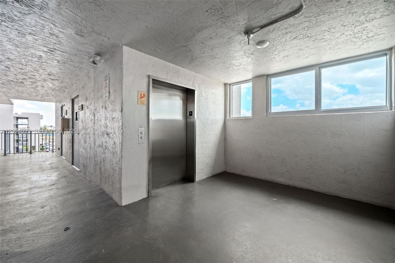 9915 W Okeechobee Rd , Unit 2-403, Hialeah Gardens, FL 33016 Photo