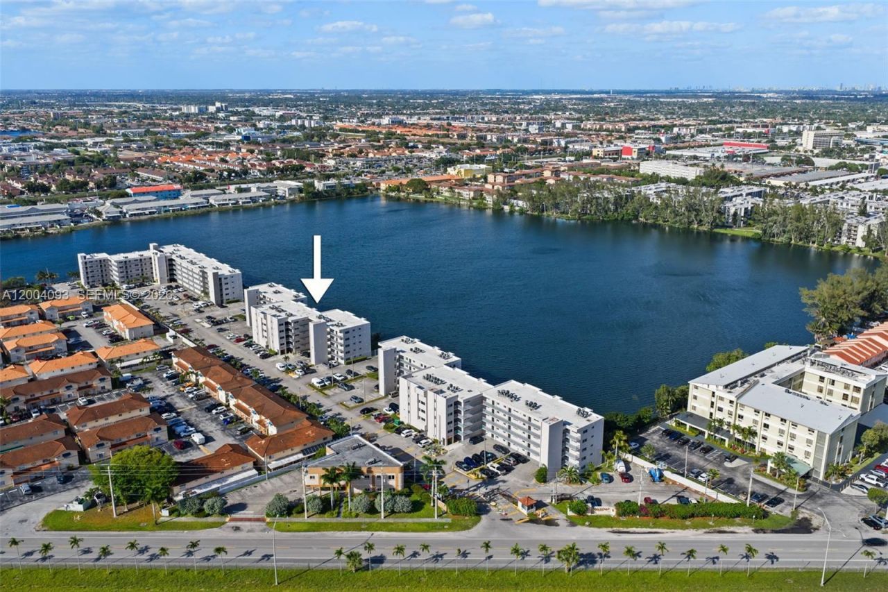 9915 W Okeechobee Rd , Unit 2-403, Hialeah Gardens, FL 33016 Photo