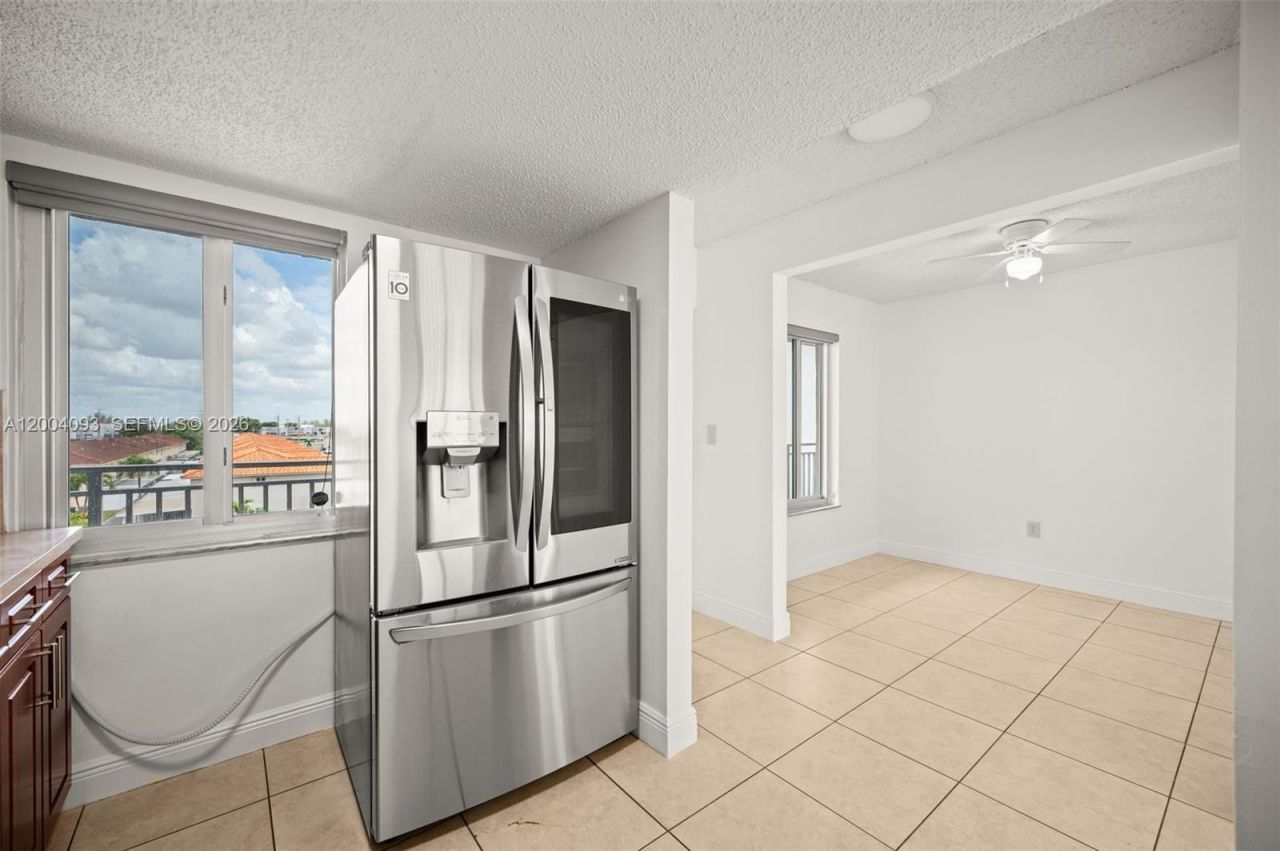 9915 W Okeechobee Rd , Unit 2-403, Hialeah Gardens, FL 33016 Photo