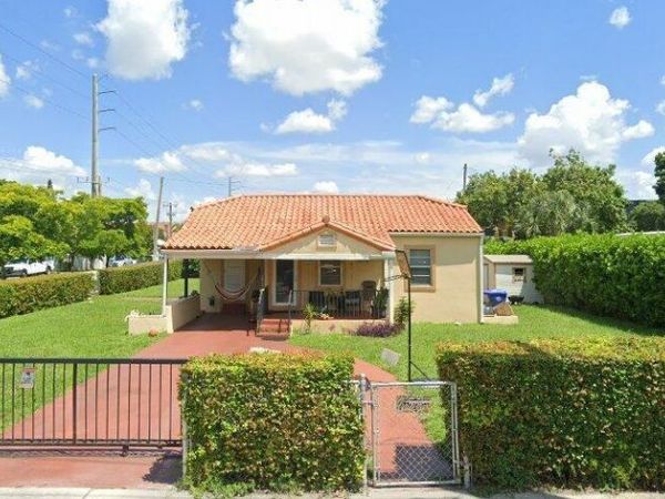 4289 NW 5th St , Miami, FL 33126
