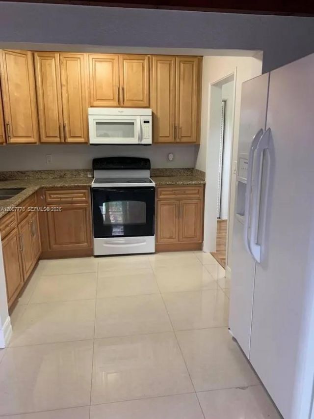 4289 NW 5th St , Miami, FL 33126 Photo