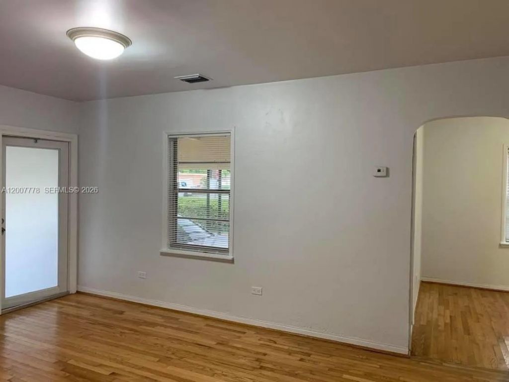 4289 NW 5th St , Miami, FL 33126 Photo
