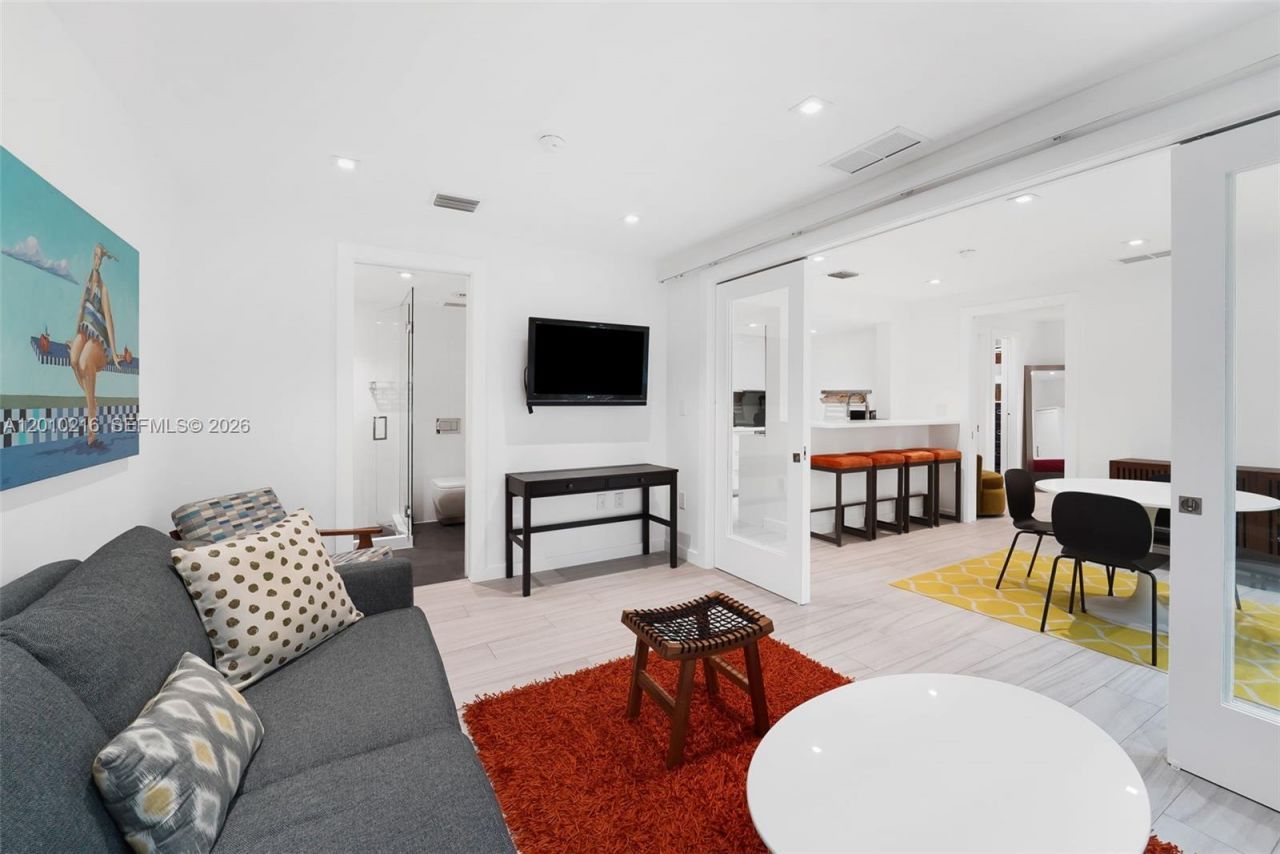1460 Ocean Dr , Unit 307, Miami Beach, FL 33139 Photo