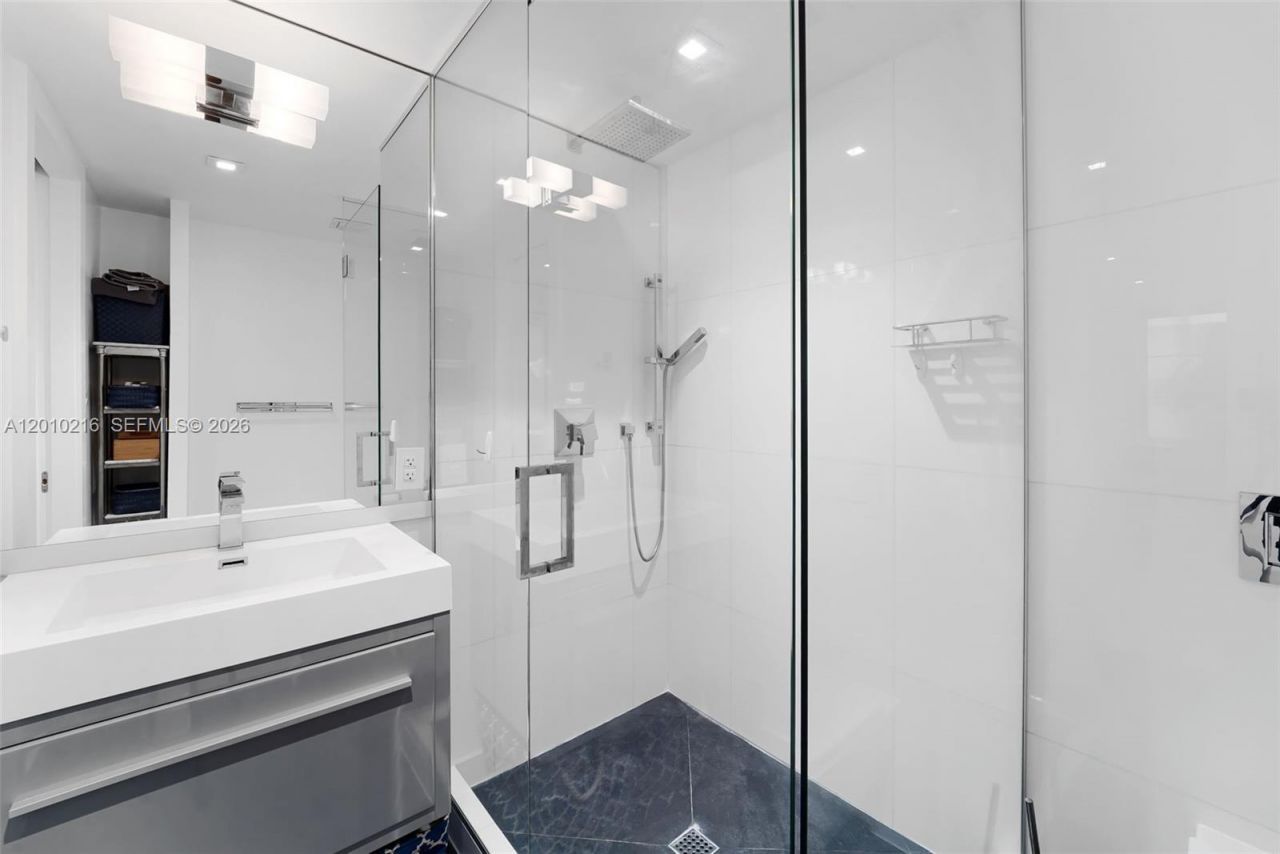 1460 Ocean Dr , Unit 307, Miami Beach, FL 33139 Photo