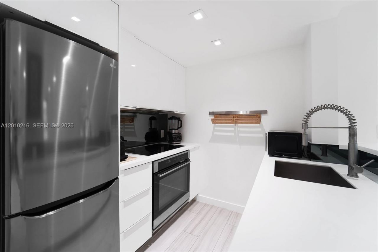 1460 Ocean Dr , Unit 307, Miami Beach, FL 33139 Photo