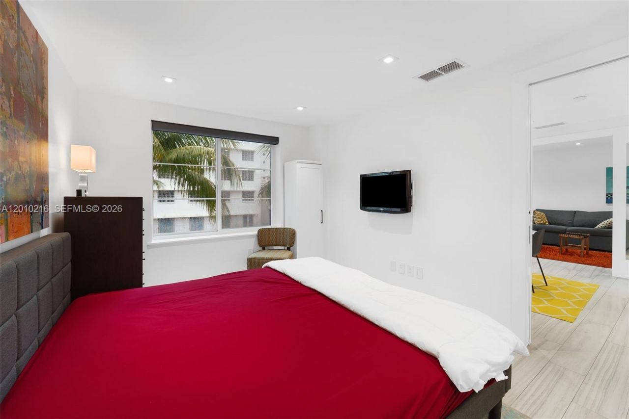 1460 Ocean Dr , Unit 307, Miami Beach, FL 33139 Photo