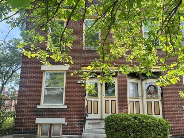 2206 Victor Street , St Louis, MO 63104