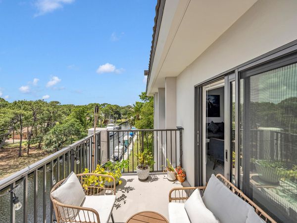 1000 River Reach Drive, Unit 505, Fort Lauderdale, FL 33315