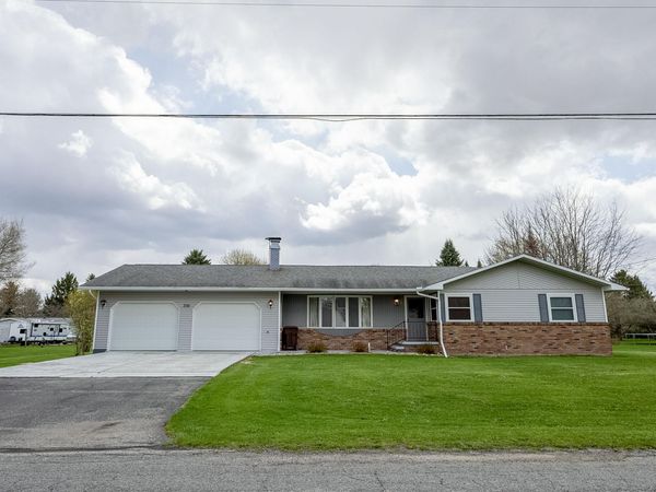 330 Johnson Street, Edmore, MI 48829