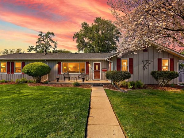 1047 State Street , Hobart, IN 46342