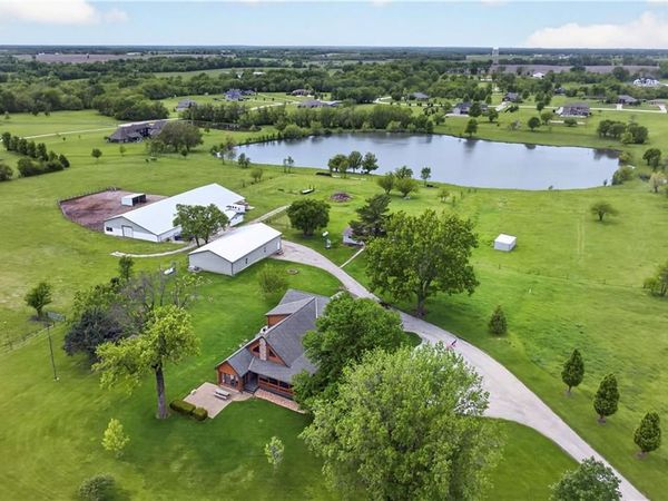 30703 E US Highway 50 Road, Lee's Summit, MO 64086