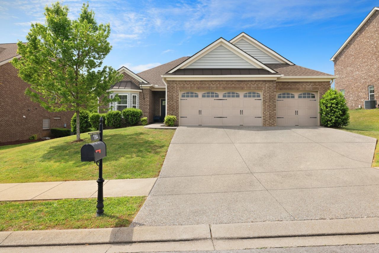 194 Meandering Dr, Lebanon, TN 37090 Main Photo