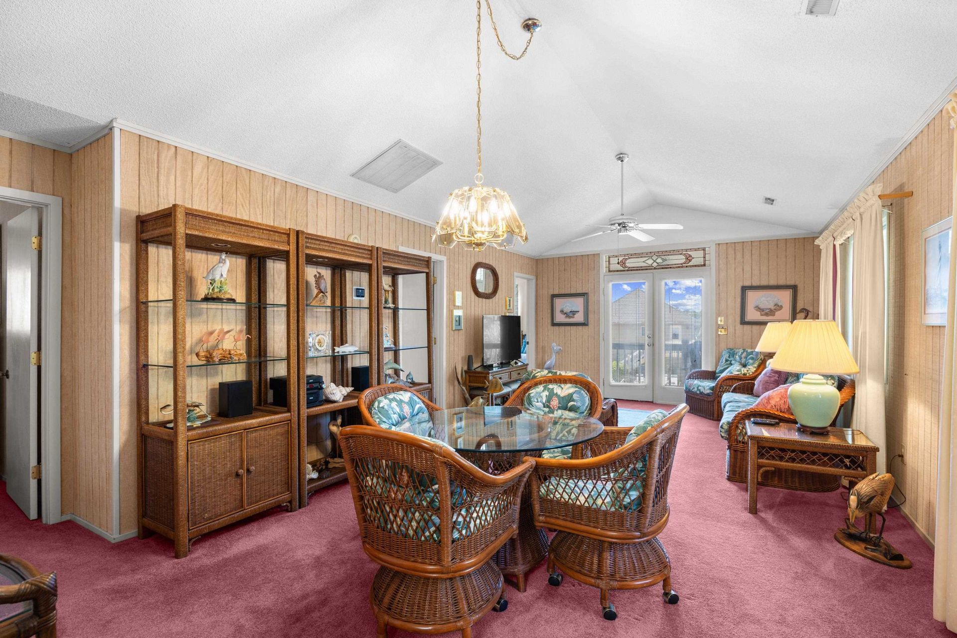 35 Kings Ct. Photo 3