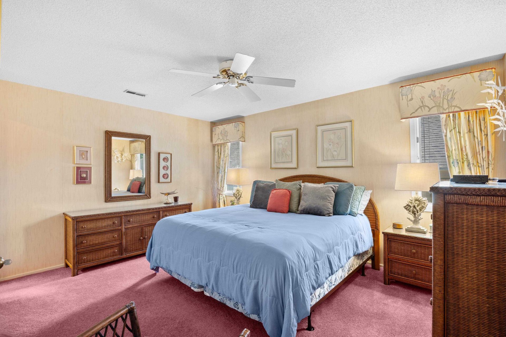 35 Kings Ct. Photo 4