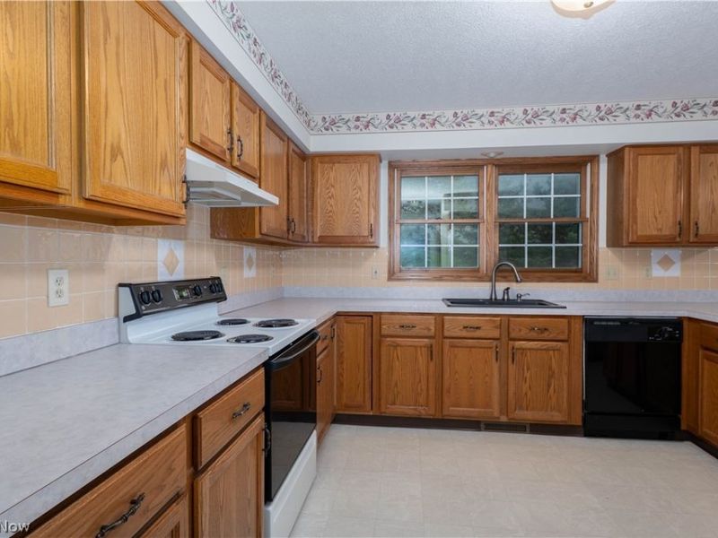 735 Beverly Avenue, Canal Fulton, OH 44614 Photo 6