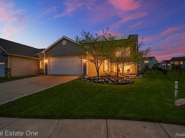 3513 Amber Oaks Drive, Howell Twp, MI 48855