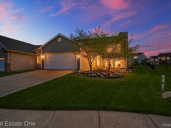 3513 Amber Oaks Drive, Howell Twp, MI 48855