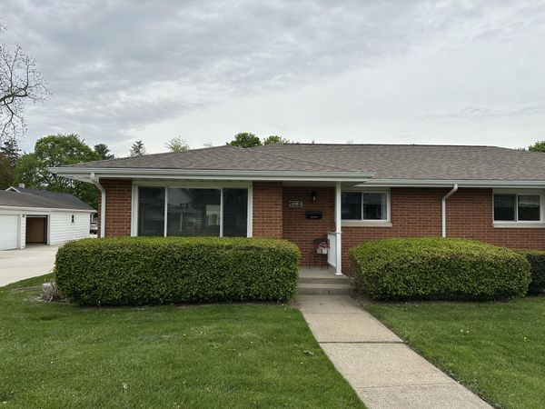 1329 Oak Street, Unit C-2, Niles, MI 49120