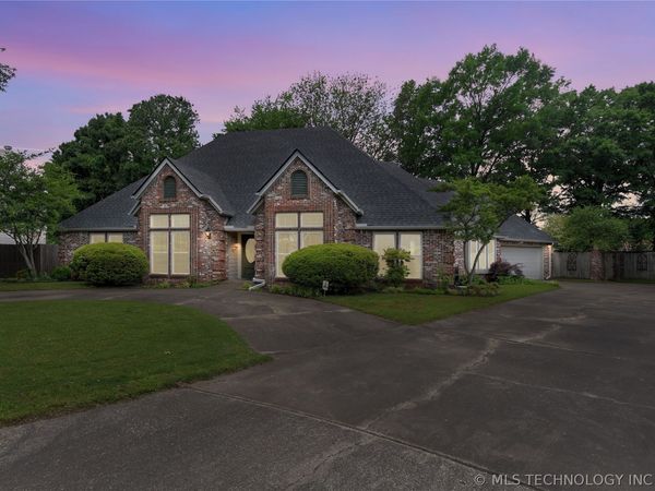 8704 S Delaware Place, Tulsa, OK 74137