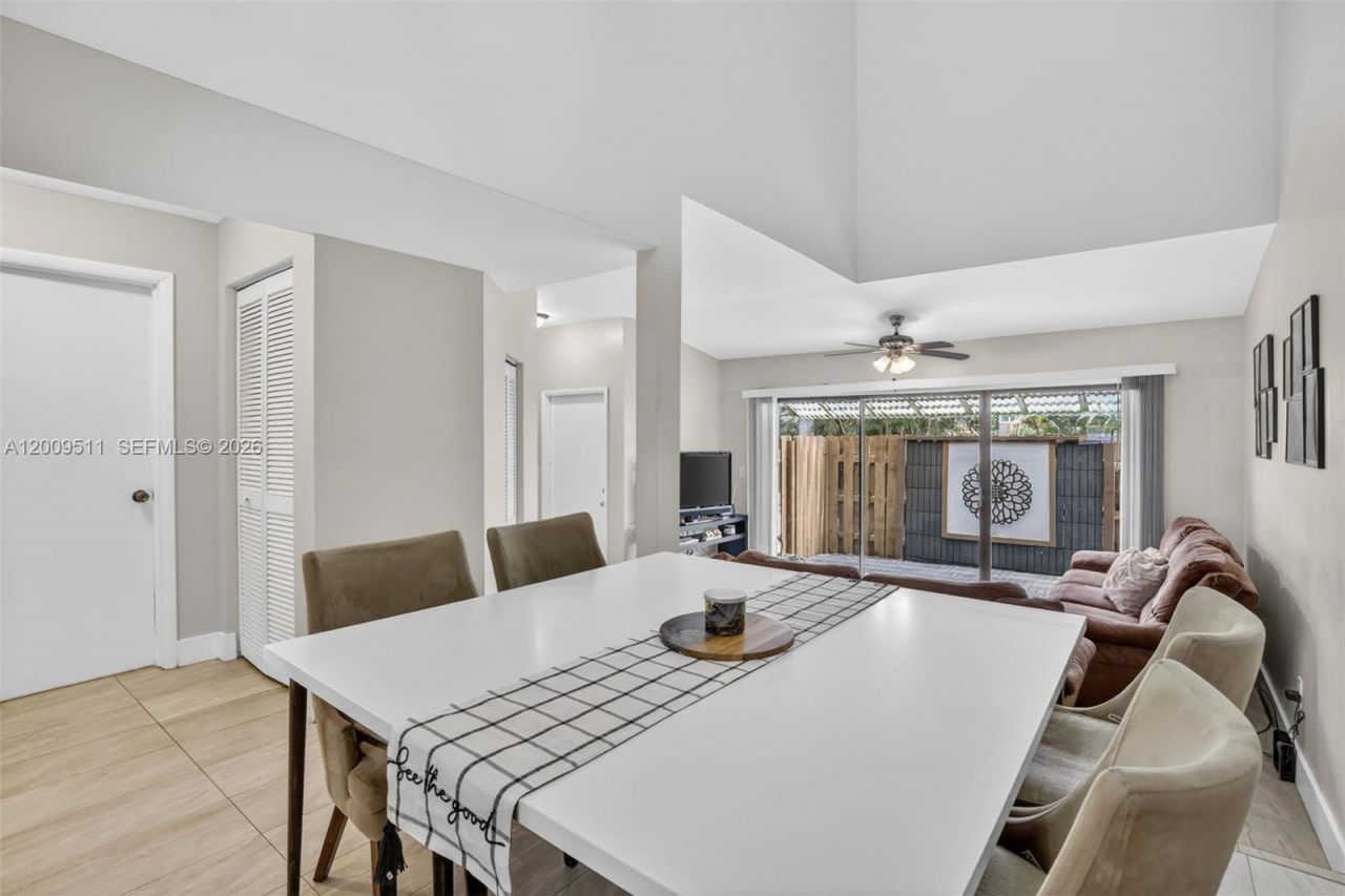 4283 S Pine Island Rd, Davie, FL 33328 Photo