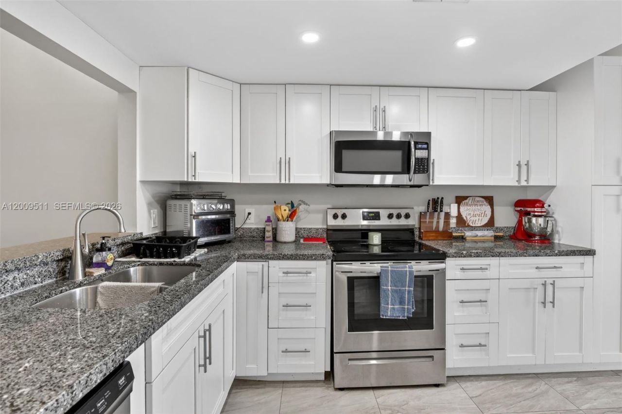 4283 S Pine Island Rd, Davie, FL 33328 Photo