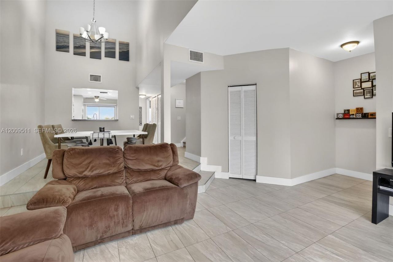 4283 S Pine Island Rd, Davie, FL 33328 Photo