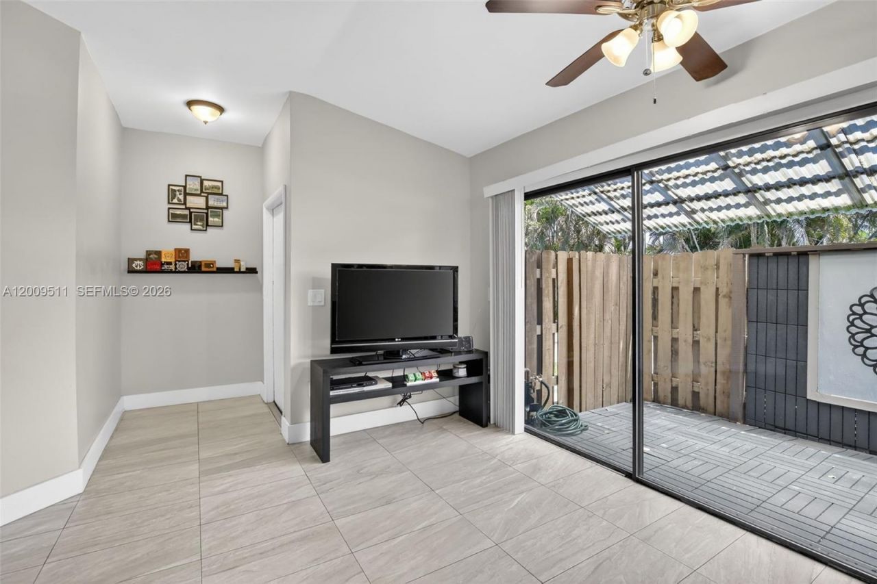 4283 S Pine Island Rd, Davie, FL 33328 Photo