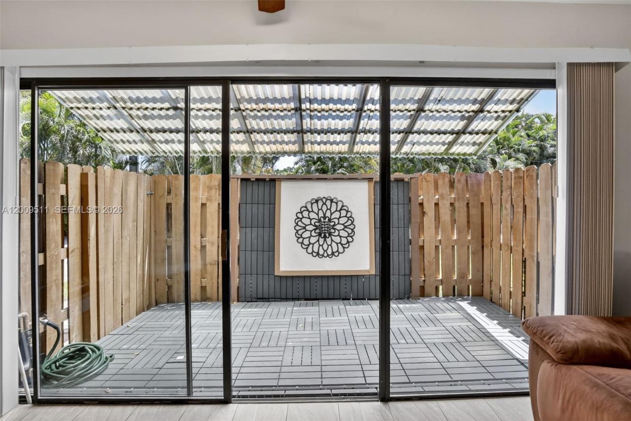 4283 S Pine Island Rd, Davie, FL 33328 Photo