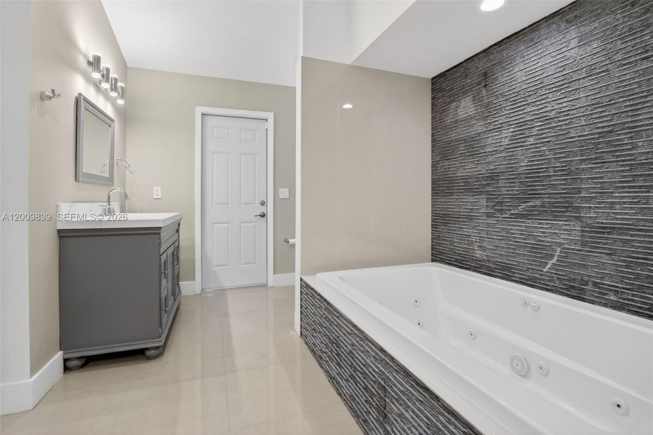 3540 N Park Rd , Hollywood, FL 33021 Photo