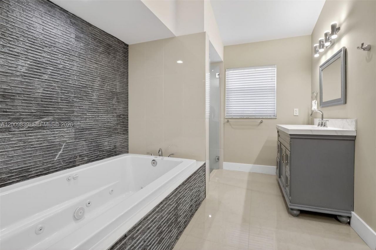 3540 N Park Rd , Hollywood, FL 33021 Photo