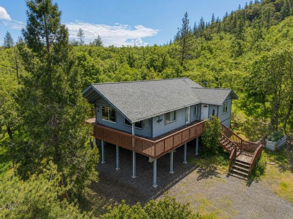 37 Firehouse Lane, Shady Cove, OR 97539