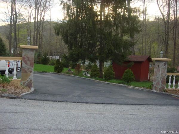 17 Sherwood Road, Cortlandt Manor, NY 10567