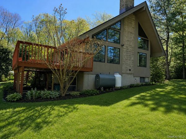 17 Sherwood Road, Cortlandt Manor, NY 10567