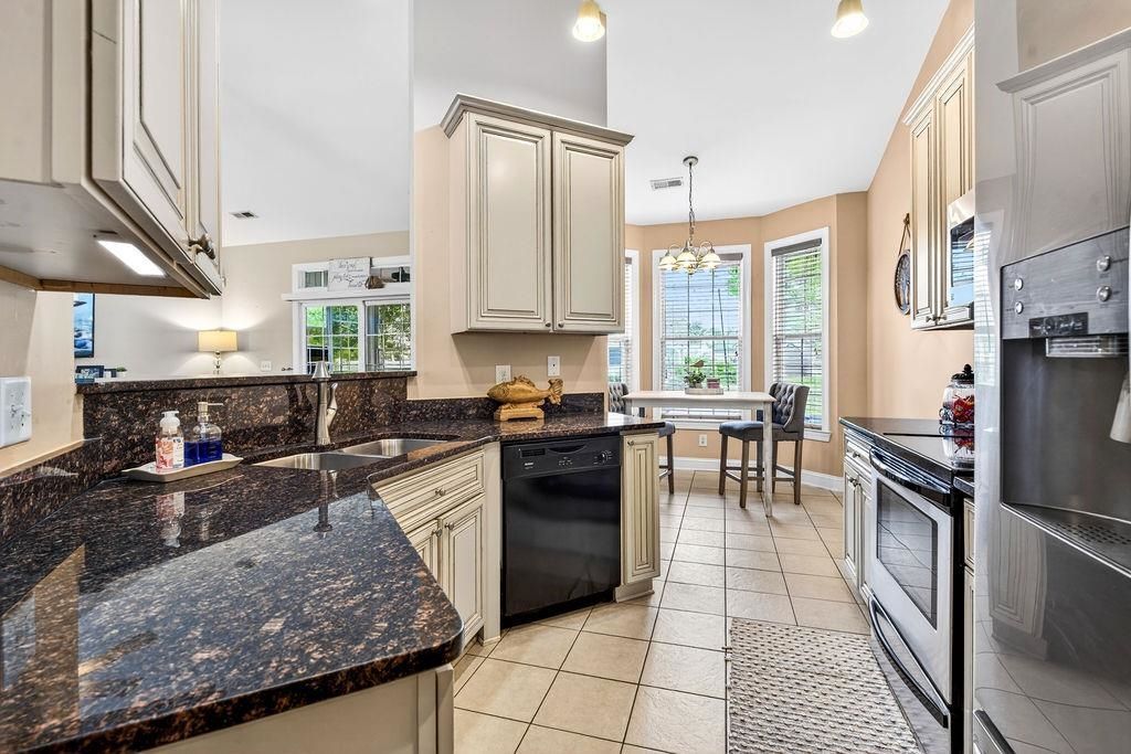 245 Colby Ct. Photo 12