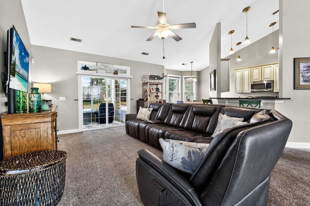 245 Colby Ct. Photo 5