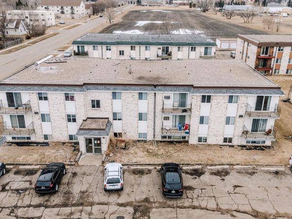 2409 4th Avenue N, Moorhead, MN 56560