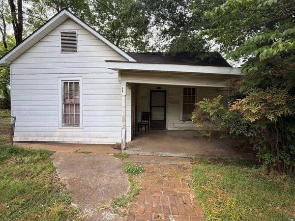 706 West Washington Street, Athens, AL 35611