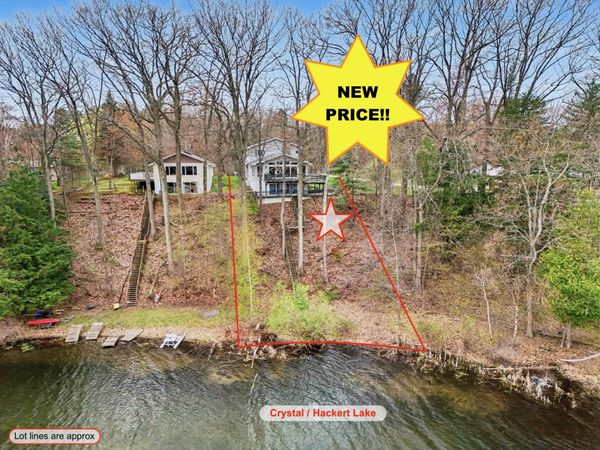 1726 W Chilberg Road, Scottville, MI 49454