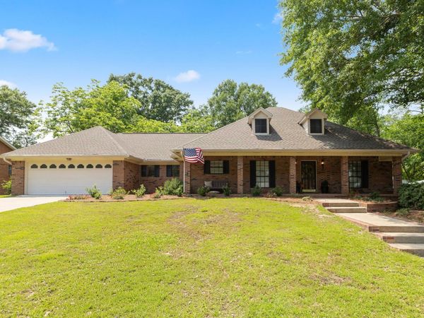 707 Huntindon Rd., Hattiesburg, MS 39402