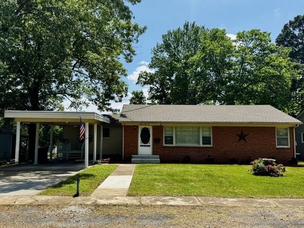 1852 Maple Street, Batesville, AR 72501