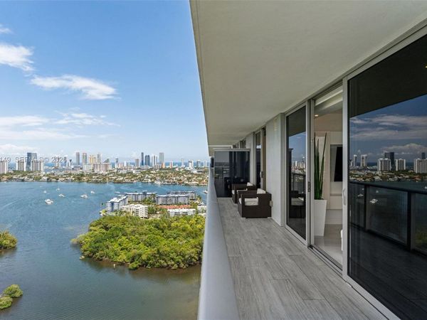 16385 Biscayne Blvd , Unit 3001, North Miami Beach, FL 33160