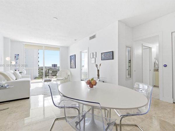 3180 Coral Way, Unit 902, Miami, FL 33145