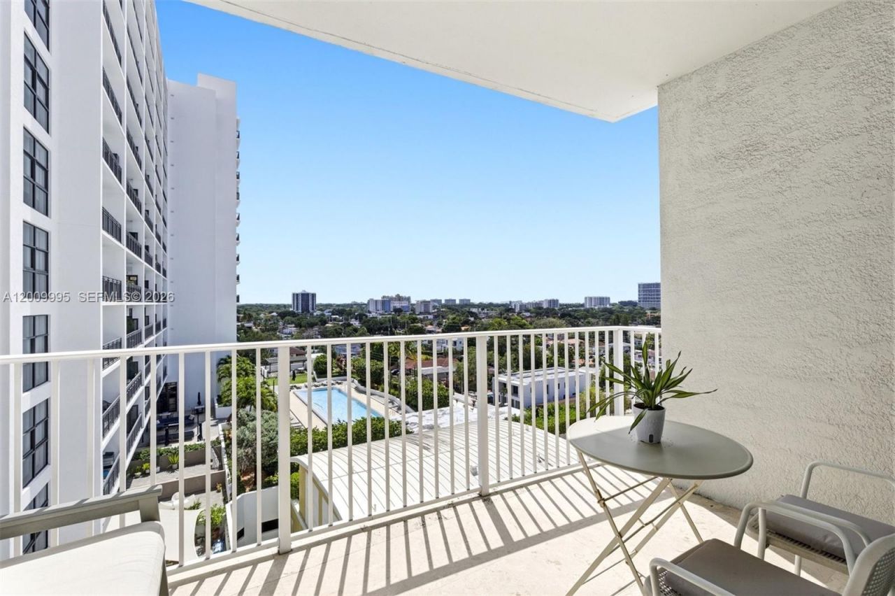 3180 Coral Way, Unit 902, Miami, FL 33145 Photo