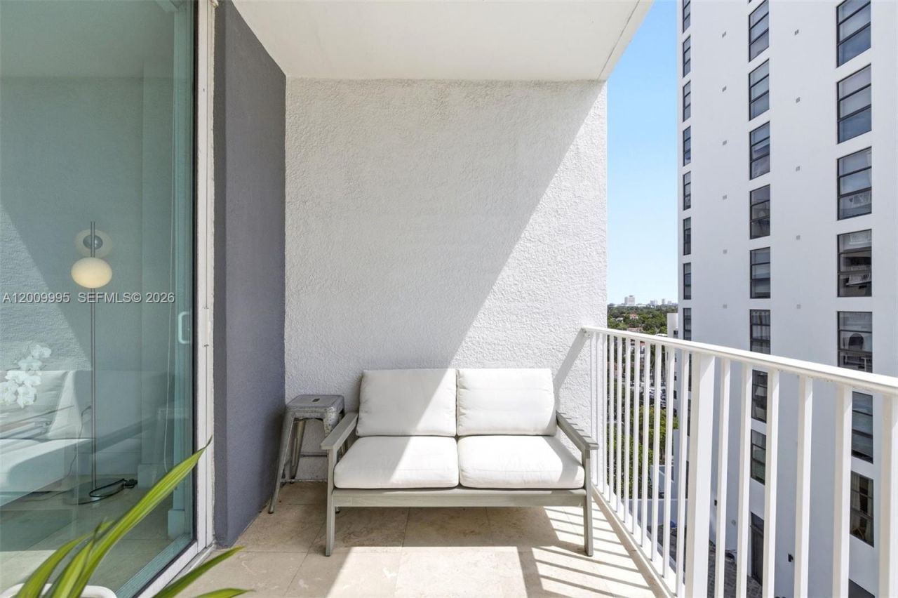 3180 Coral Way, Unit 902, Miami, FL 33145 Photo