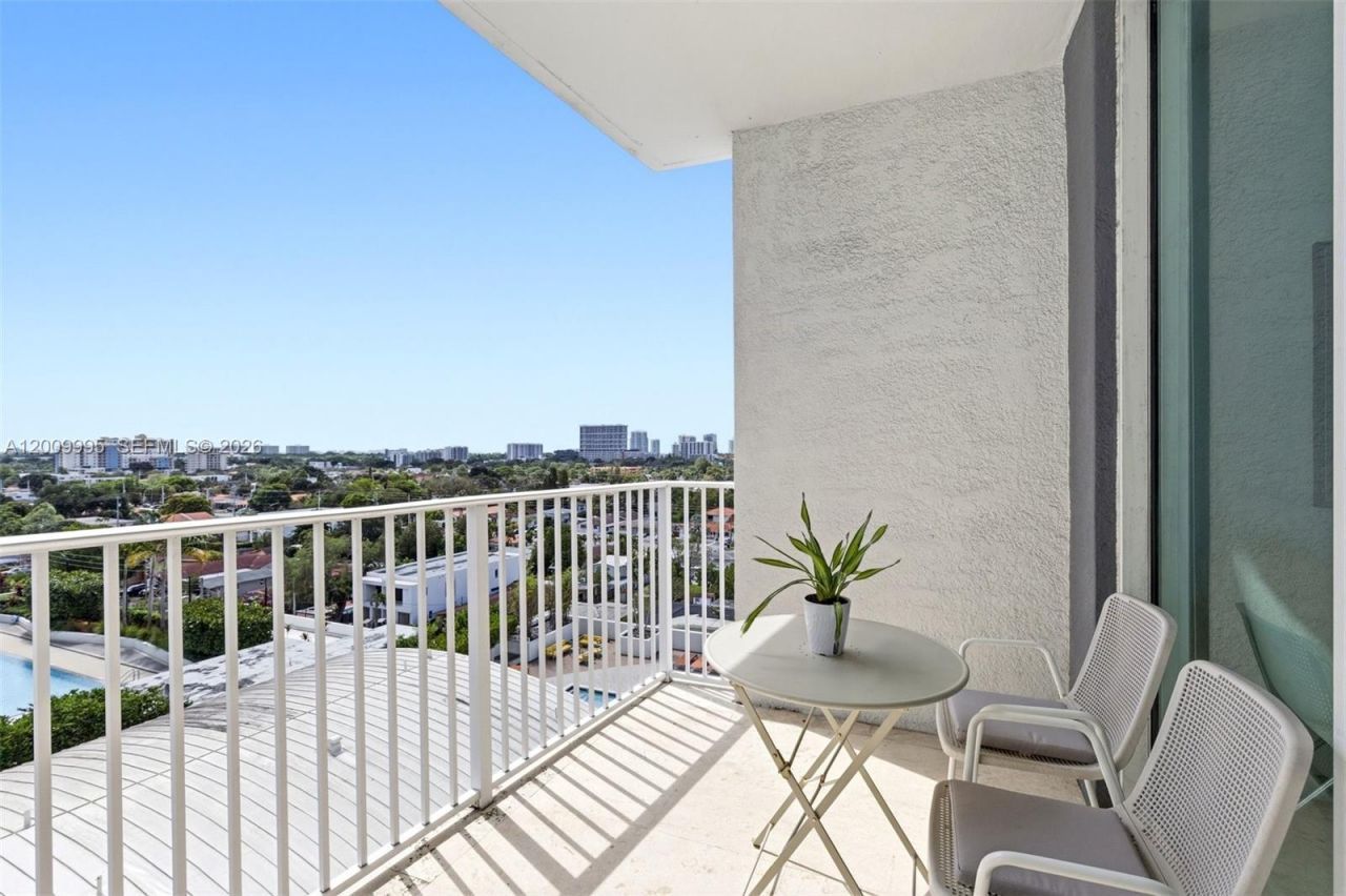 3180 Coral Way, Unit 902, Miami, FL 33145 Photo