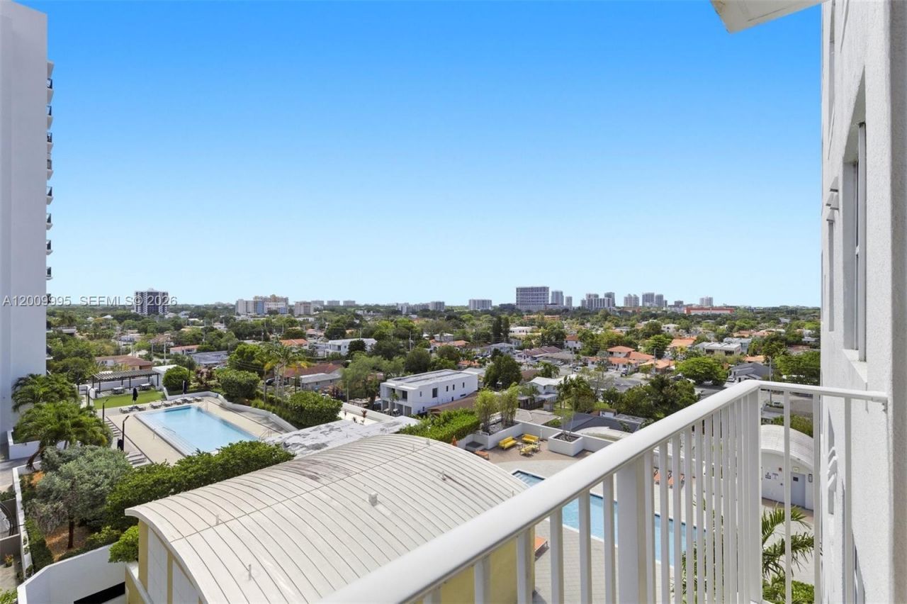 3180 Coral Way, Unit 902, Miami, FL 33145 Photo